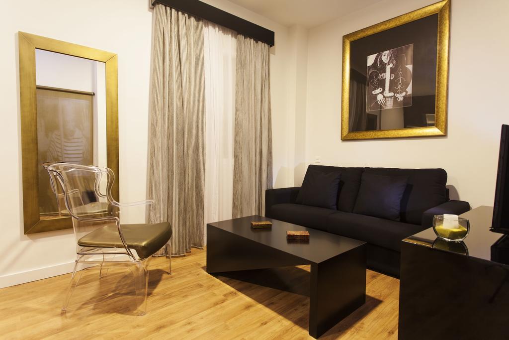 Picasso Suites Малага Номер фото