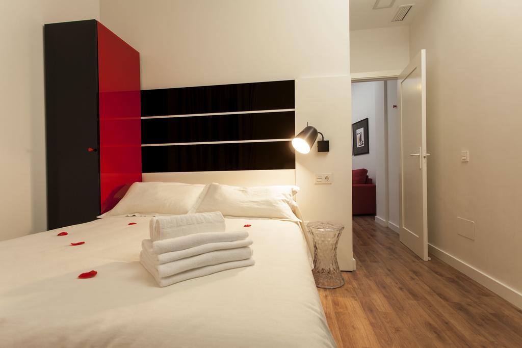 Picasso Suites Малага Номер фото